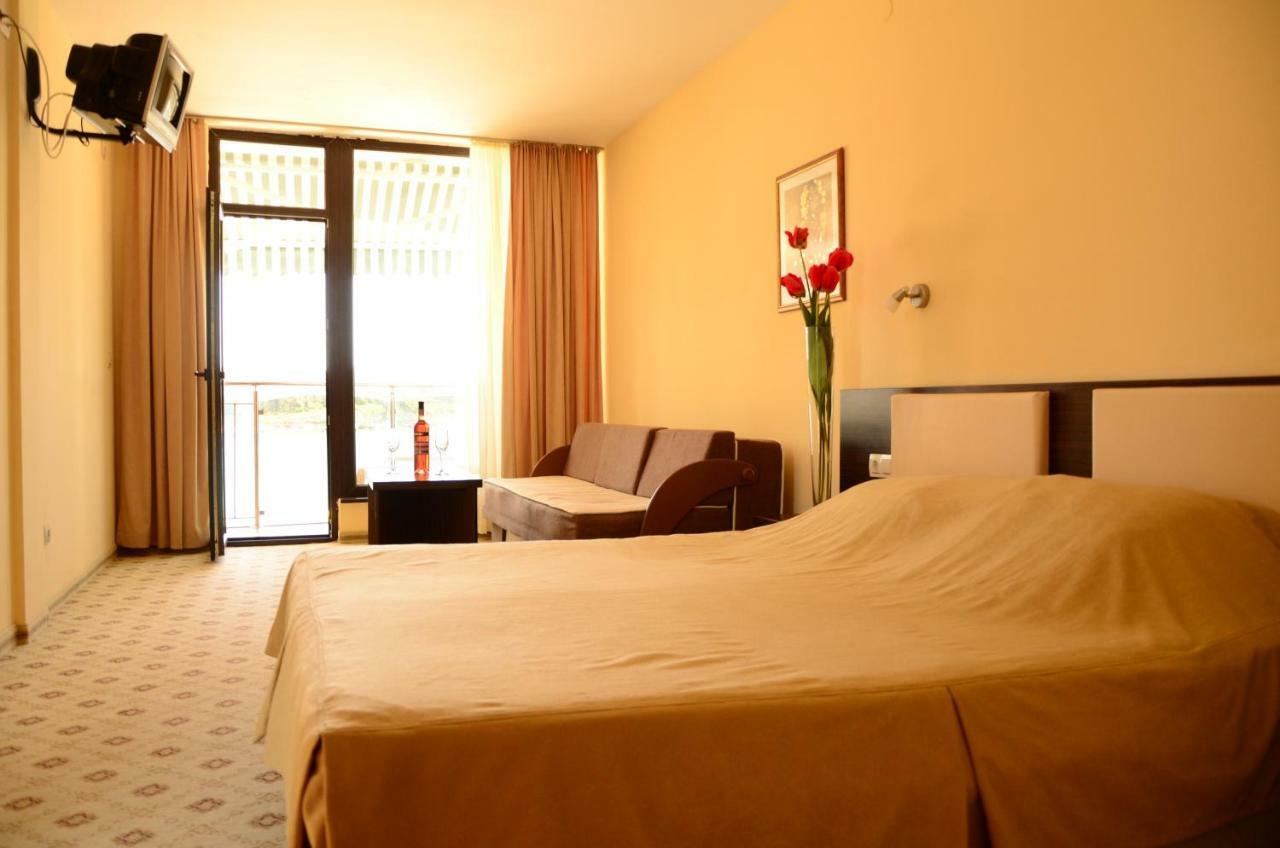 Family Hotel Teos Китен Экстерьер фото